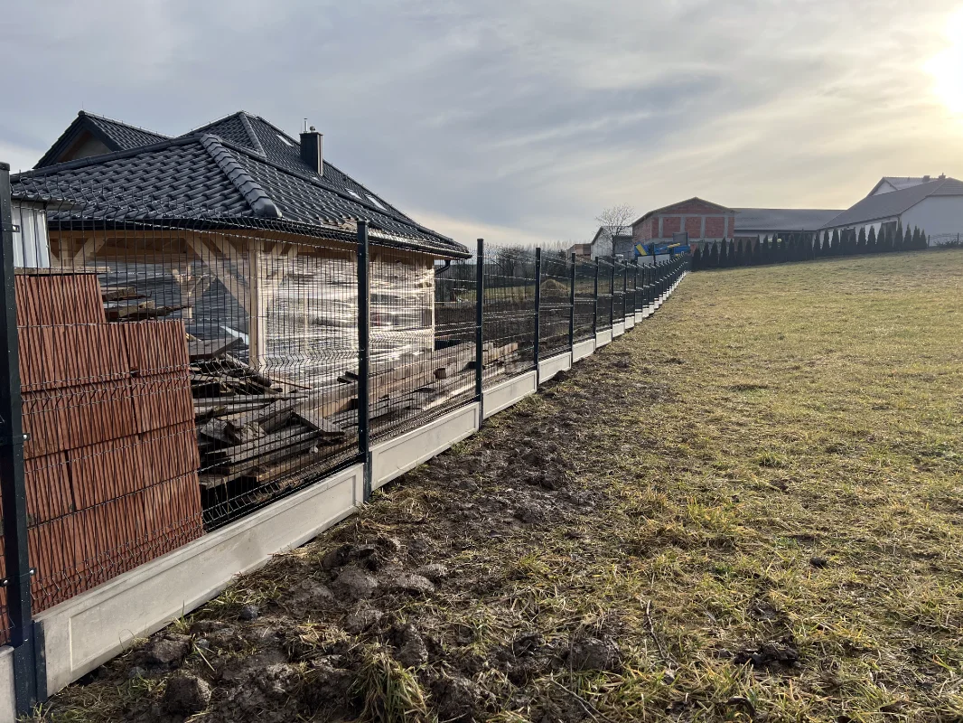 słupki ogrodzeniowe